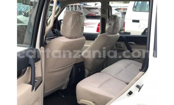 Nunua Imported Mitsubishi Pajero Nyeupe Gari ndani ya Import - Dubai nchini Arusha Nunua Imported Mitsubishi Pajero Nyeupe Gari ndani ya Import - Dubai nchini Arusha