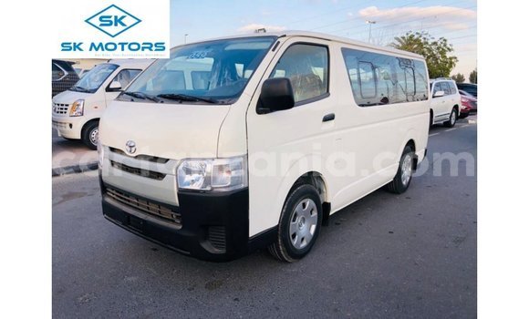Nunua Imported Toyota Hiace Nyeupe Gari ndani ya Import - Dubai nchini Arusha
