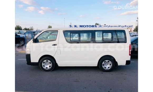 Buy Import Toyota Hiace White Car in Import - Dubai in Arusha Buy Import Toyota Hiace White Car in Import - Dubai in Arusha