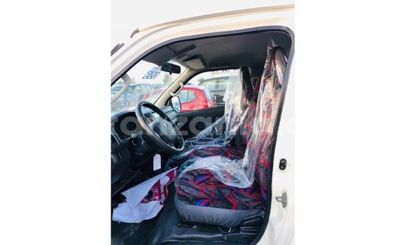 Buy Import Toyota Hiace White Car in Import - Dubai in Arusha Buy Import Toyota Hiace White Car in Import - Dubai in Arusha