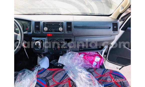 Buy Import Toyota Hiace White Car in Import - Dubai in Arusha Buy Import Toyota Hiace White Car in Import - Dubai in Arusha