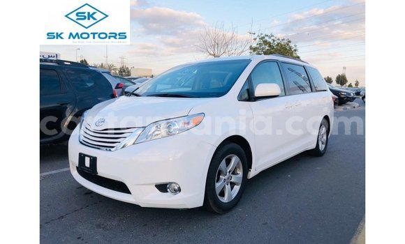 Buy Import Toyota Sienna White Car in Import - Dubai in Arusha