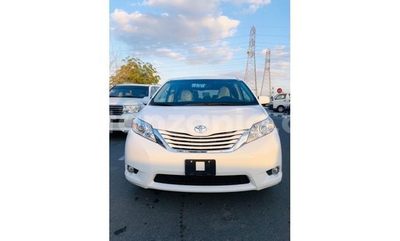 Buy Import Toyota Sienna White Car in Import - Dubai in Arusha Buy Import Toyota Sienna White Car in Import - Dubai in Arusha