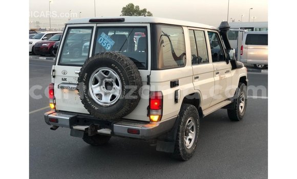 Buy Import Toyota Land Cruiser White Car in Import - Dubai in Arusha Buy Import Toyota Land Cruiser White Car in Import - Dubai in Arusha