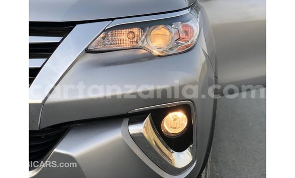 Nunua Imported Toyota Fortuner Nyingine Gari ndani ya Import - Dubai nchini Arusha Nunua Imported Toyota Fortuner Nyingine Gari ndani ya Import - Dubai nchini Arusha