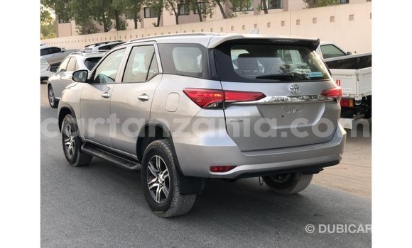 Nunua Imported Toyota Fortuner Nyingine Gari ndani ya Import - Dubai nchini Arusha Nunua Imported Toyota Fortuner Nyingine Gari ndani ya Import - Dubai nchini Arusha