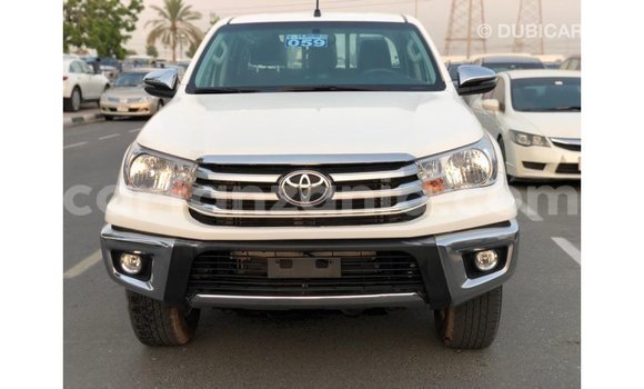 Nunua Imported Toyota Hilux Nyeupe Gari ndani ya Import - Dubai nchini Arusha Nunua Imported Toyota Hilux Nyeupe Gari ndani ya Import - Dubai nchini Arusha