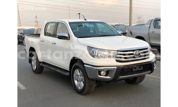 Nunua Imported Toyota Hilux Nyeupe Gari ndani ya Import - Dubai nchini Arusha Nunua Imported Toyota Hilux Nyeupe Gari ndani ya Import - Dubai nchini Arusha