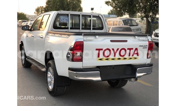 Nunua Imported Toyota Hilux Nyeupe Gari ndani ya Import - Dubai nchini Arusha Nunua Imported Toyota Hilux Nyeupe Gari ndani ya Import - Dubai nchini Arusha