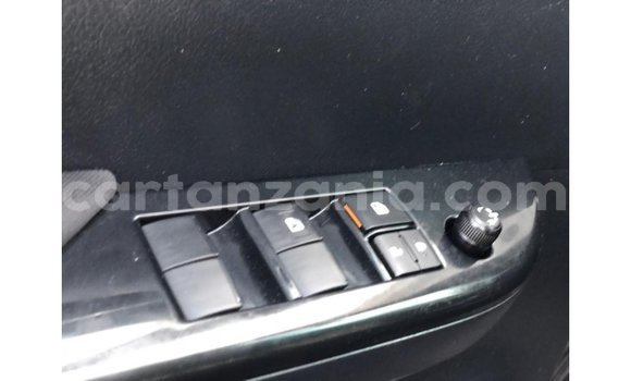 Nunua Imported Toyota Hilux Nyeupe Gari ndani ya Import - Dubai nchini Arusha Nunua Imported Toyota Hilux Nyeupe Gari ndani ya Import - Dubai nchini Arusha