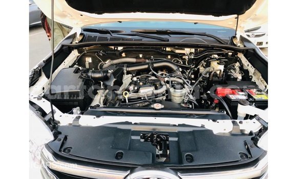 Nunua Imported Toyota Hilux Nyeupe Gari ndani ya Import - Dubai nchini Arusha Nunua Imported Toyota Hilux Nyeupe Gari ndani ya Import - Dubai nchini Arusha