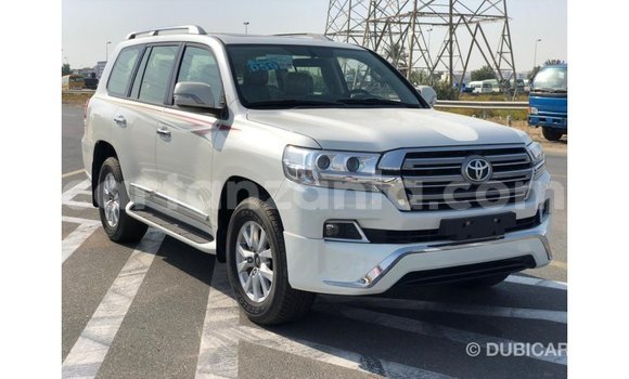 Buy Import Toyota Land Cruiser White Car in Import - Dubai in Arusha Buy Import Toyota Land Cruiser White Car in Import - Dubai in Arusha