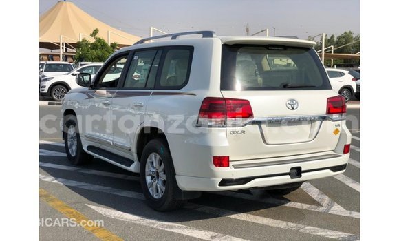 Buy Import Toyota Land Cruiser White Car in Import - Dubai in Arusha Buy Import Toyota Land Cruiser White Car in Import - Dubai in Arusha