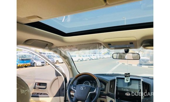 Buy Import Toyota Land Cruiser White Car in Import - Dubai in Arusha Buy Import Toyota Land Cruiser White Car in Import - Dubai in Arusha