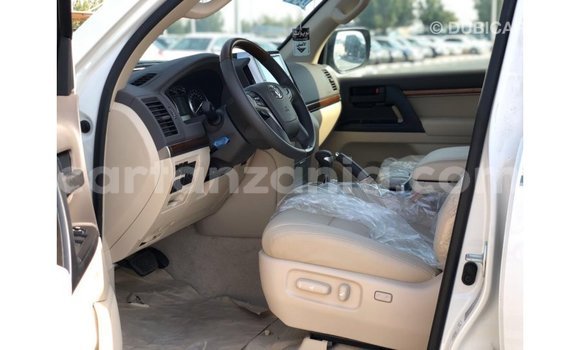 Buy Import Toyota Land Cruiser White Car in Import - Dubai in Arusha Buy Import Toyota Land Cruiser White Car in Import - Dubai in Arusha