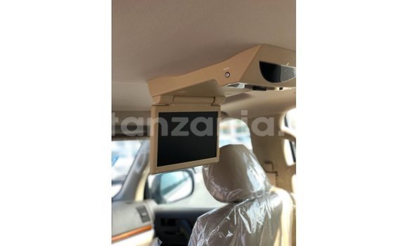 Buy Import Toyota Land Cruiser White Car in Import - Dubai in Arusha Buy Import Toyota Land Cruiser White Car in Import - Dubai in Arusha