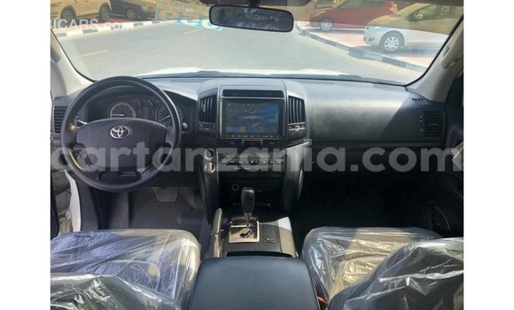 Buy Import Toyota Land Cruiser White Car in Import - Dubai in Arusha Buy Import Toyota Land Cruiser White Car in Import - Dubai in Arusha