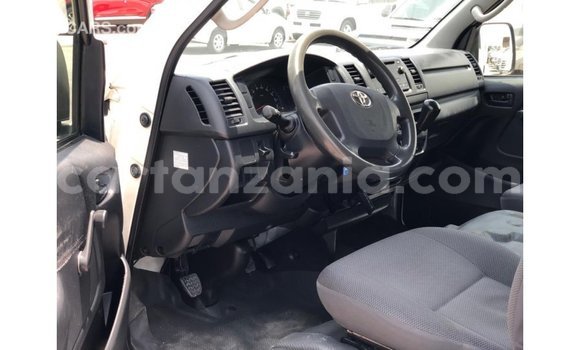 Buy Import Toyota Hiace White Car in Import - Dubai in Arusha Buy Import Toyota Hiace White Car in Import - Dubai in Arusha