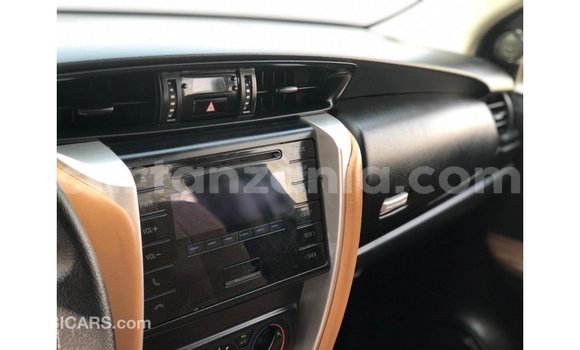 Buy Import Toyota Fortuner White Car in Import - Dubai in Arusha Buy Import Toyota Fortuner White Car in Import - Dubai in Arusha