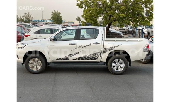 Buy Import Toyota Hilux White Car in Import - Dubai in Arusha Buy Import Toyota Hilux White Car in Import - Dubai in Arusha