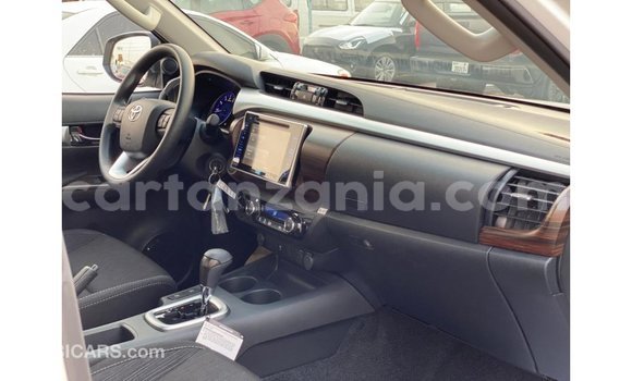Buy Import Toyota Hilux White Car in Import - Dubai in Arusha Buy Import Toyota Hilux White Car in Import - Dubai in Arusha