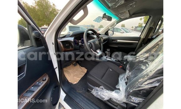 Buy Import Toyota Hilux White Car in Import - Dubai in Arusha Buy Import Toyota Hilux White Car in Import - Dubai in Arusha