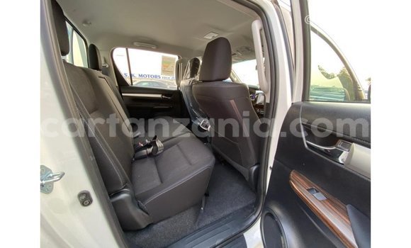 Buy Import Toyota Hilux White Car in Import - Dubai in Arusha Buy Import Toyota Hilux White Car in Import - Dubai in Arusha