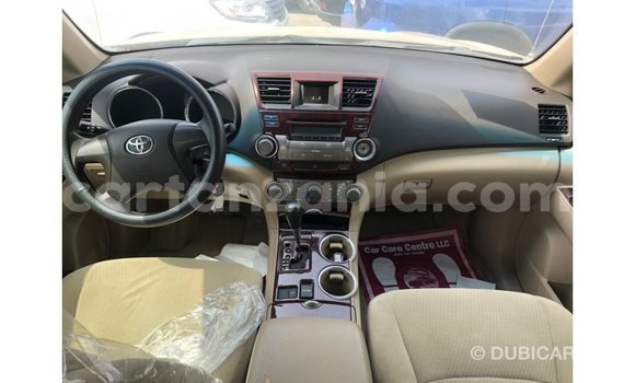 Nunua Imported Toyota Highlander Nyingine Gari ndani ya Import - Dubai nchini Arusha Nunua Imported Toyota Highlander Nyingine Gari ndani ya Import - Dubai nchini Arusha