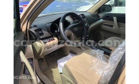 Nunua Imported Toyota Highlander Nyingine Gari ndani ya Import - Dubai nchini Arusha Nunua Imported Toyota Highlander Nyingine Gari ndani ya Import - Dubai nchini Arusha