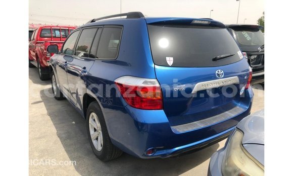 Buy Import Toyota Highlander Blue Car in Import - Dubai in Arusha Buy Import Toyota Highlander Blue Car in Import - Dubai in Arusha