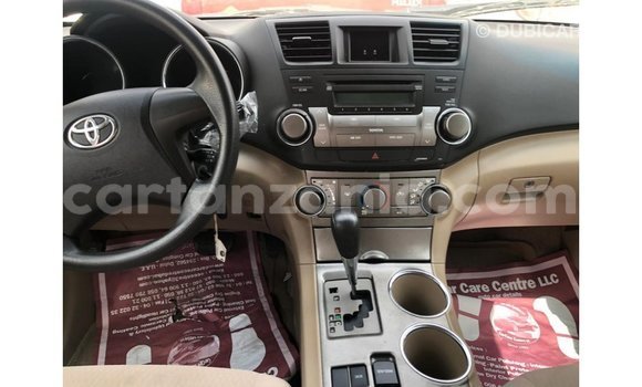 Buy Import Toyota Highlander Blue Car in Import - Dubai in Arusha Buy Import Toyota Highlander Blue Car in Import - Dubai in Arusha