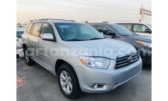 Nunua Imported Toyota Highlander Nyingine Gari ndani ya Import - Dubai nchini Arusha Nunua Imported Toyota Highlander Nyingine Gari ndani ya Import - Dubai nchini Arusha