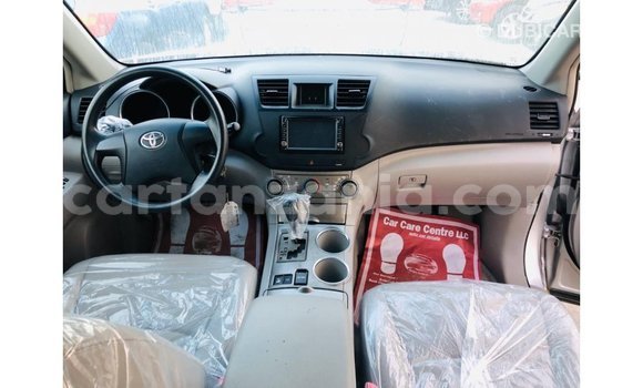 Nunua Imported Toyota Highlander Nyingine Gari ndani ya Import - Dubai nchini Arusha Nunua Imported Toyota Highlander Nyingine Gari ndani ya Import - Dubai nchini Arusha