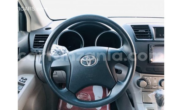 Nunua Imported Toyota Highlander Nyingine Gari ndani ya Import - Dubai nchini Arusha Nunua Imported Toyota Highlander Nyingine Gari ndani ya Import - Dubai nchini Arusha