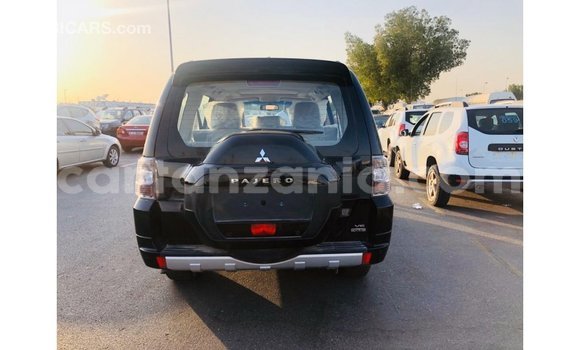 Nunua Imported Mitsubishi Pajero Nyeusi Gari ndani ya Import - Dubai nchini Arusha Nunua Imported Mitsubishi Pajero Nyeusi Gari ndani ya Import - Dubai nchini Arusha