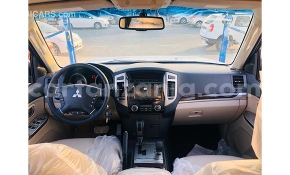 Nunua Imported Mitsubishi Pajero Nyeusi Gari ndani ya Import - Dubai nchini Arusha Nunua Imported Mitsubishi Pajero Nyeusi Gari ndani ya Import - Dubai nchini Arusha