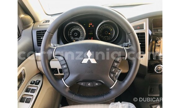 Nunua Imported Mitsubishi Pajero Nyeusi Gari ndani ya Import - Dubai nchini Arusha Nunua Imported Mitsubishi Pajero Nyeusi Gari ndani ya Import - Dubai nchini Arusha