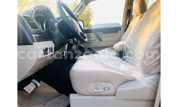 Nunua Imported Mitsubishi Pajero Nyeusi Gari ndani ya Import - Dubai nchini Arusha Nunua Imported Mitsubishi Pajero Nyeusi Gari ndani ya Import - Dubai nchini Arusha