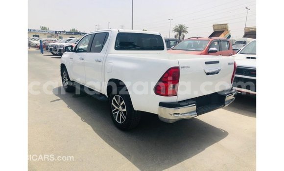 Buy Import Toyota Hilux White Car in Import - Dubai in Arusha Buy Import Toyota Hilux White Car in Import - Dubai in Arusha