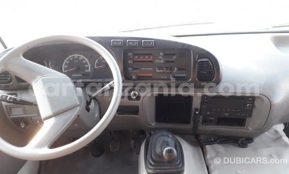 Nunua Imported Toyota Coaster Nyeupe Gari ndani ya Import - Dubai nchini Arusha Nunua Imported Toyota Coaster Nyeupe Gari ndani ya Import - Dubai nchini Arusha