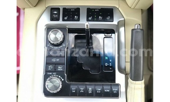 Nunua Imported Toyota Land Cruiser Nyeupe Gari ndani ya Import - Dubai nchini Arusha Nunua Imported Toyota Land Cruiser Nyeupe Gari ndani ya Import - Dubai nchini Arusha