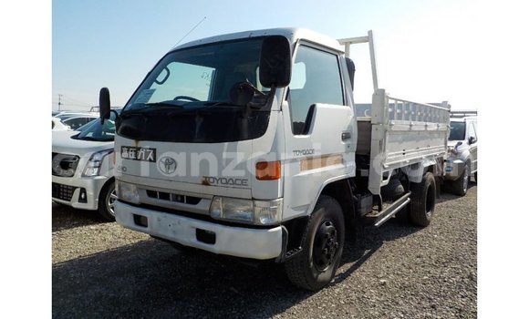 Nunua Imported Toyota Dyna Nyeupe Gari ndani ya Import - Dubai nchini Arusha Nunua Imported Toyota Dyna Nyeupe Gari ndani ya Import - Dubai nchini Arusha