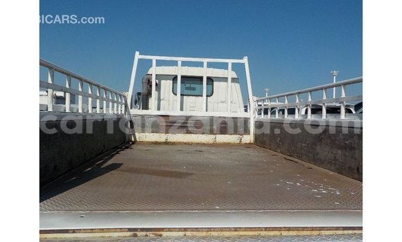 Nunua Imported Toyota Dyna Nyeupe Gari ndani ya Import - Dubai nchini Arusha Nunua Imported Toyota Dyna Nyeupe Gari ndani ya Import - Dubai nchini Arusha