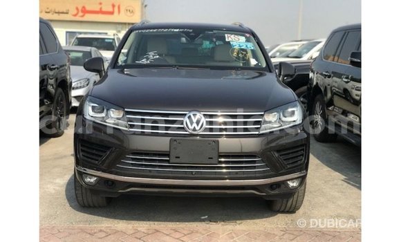 Nunua Imported Volkswagen Touareg Brown Gari ndani ya Import - Dubai nchini Arusha Nunua Imported Volkswagen Touareg Brown Gari ndani ya Import - Dubai nchini Arusha