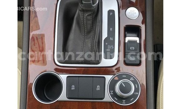 Nunua Imported Volkswagen Touareg Brown Gari ndani ya Import - Dubai nchini Arusha Nunua Imported Volkswagen Touareg Brown Gari ndani ya Import - Dubai nchini Arusha