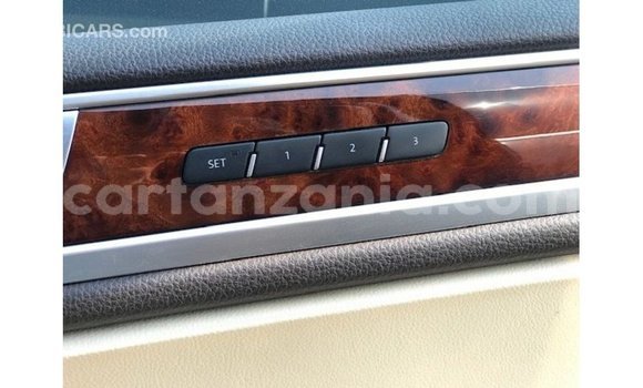 Nunua Imported Volkswagen Touareg Brown Gari ndani ya Import - Dubai nchini Arusha Nunua Imported Volkswagen Touareg Brown Gari ndani ya Import - Dubai nchini Arusha
