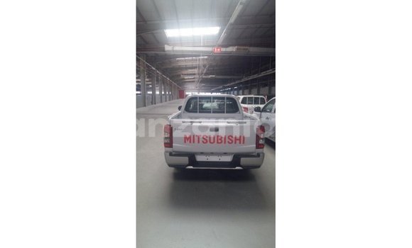 Buy Import Mitsubishi L200 White Car in Import - Dubai in Arusha Buy Import Mitsubishi L200 White Car in Import - Dubai in Arusha
