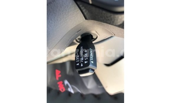 Nunua Imported Toyota Land Cruiser Nyeupe Gari ndani ya Import - Dubai nchini Arusha Nunua Imported Toyota Land Cruiser Nyeupe Gari ndani ya Import - Dubai nchini Arusha