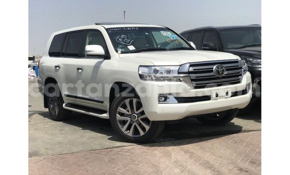 Buy Import Toyota Land Cruiser White Car in Import - Dubai in Arusha