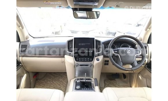 Buy Import Toyota Land Cruiser White Car in Import - Dubai in Arusha Buy Import Toyota Land Cruiser White Car in Import - Dubai in Arusha